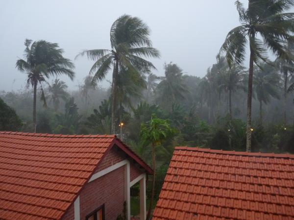 Vietnam - Phú Quốc : Orage tropical