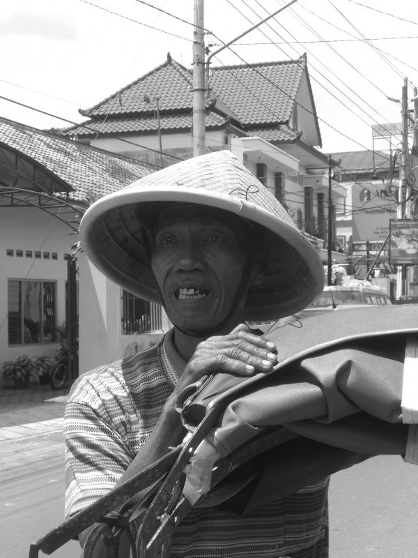 Java - Yogyakarta : Thomass, notre chauffeur de becak