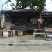 Bali - Jimbaran : Le petit vendeur de fruit local