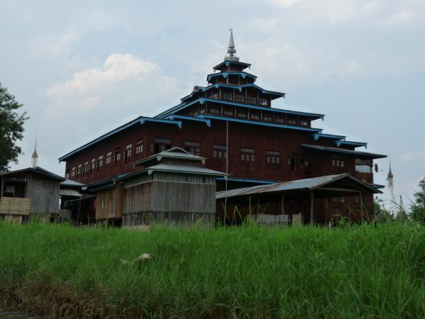Birmanie - Lac Inle : Monastère Nga Phe Kyaung