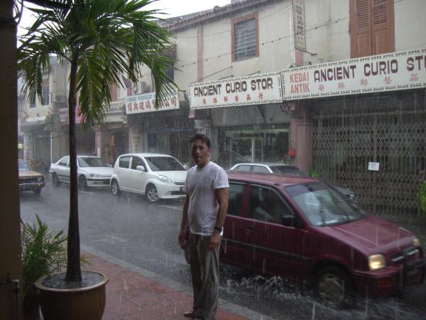 Melaka : Parviz sous la pluie