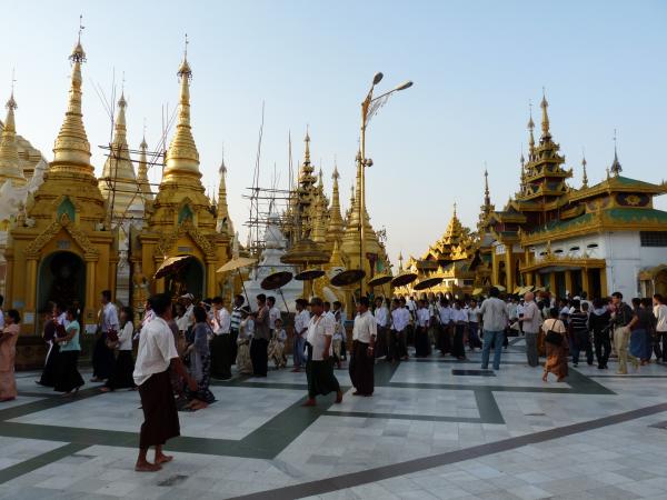 Birmanie - Rangoon : La pagode Shwedagon